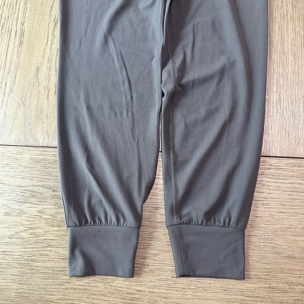 Athleta Salutation High Rise Jogger Size XS Light Gray/Brown - Picture 3 of 10
